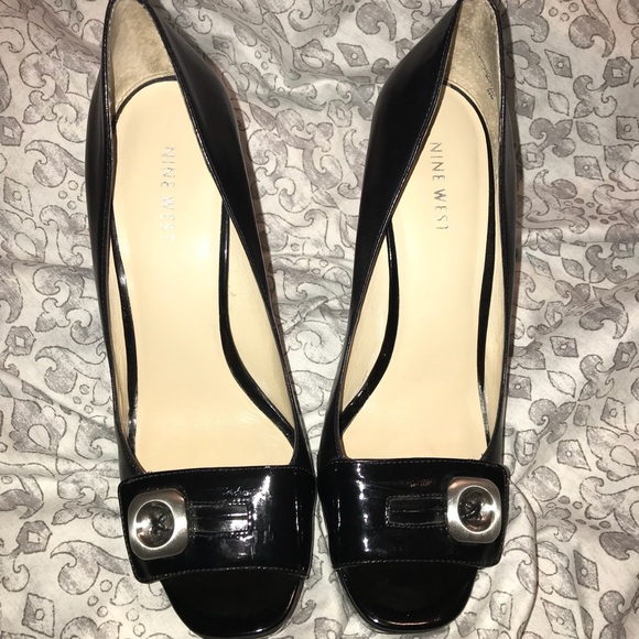 ****SOLD Nine West Black 4in pumps SOLD**** - Picture 2 of 4
